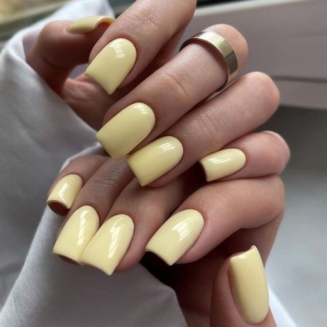 Summer Yellow Nails, Matted Nails, Manikur Kuku, Easter Nail, Cute Short Nails, Nails Yellow, Simple Gel Nails, Blush Nails, Casual Nails