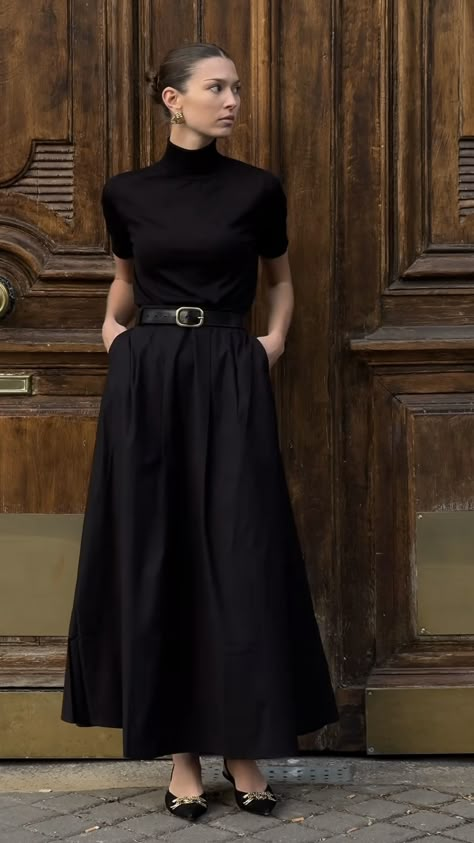 Black Outfit Professional, Classic Skirt Outfits Classy, Winter Black Maxi Skirt Outfit, Modern Muse Style, Minimalist Evening Outfit, Avant Garde Aesthetic Outfit, Black Skirt Elegant Outfit, Long Black Knit Skirt Outfit Ideas, Elegant Romantic Style