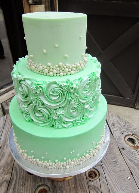 Delectable Cakes: Mint Green Rose Swirl Wedding Cake Green And Silver Wedding, Silver Wedding Cakes, Mint Green Wedding Cake, Mint Green Cakes, Mint Wedding Cake, 3d Dort, Mint Green Wedding, Quince Cake, Green Wedding Cake