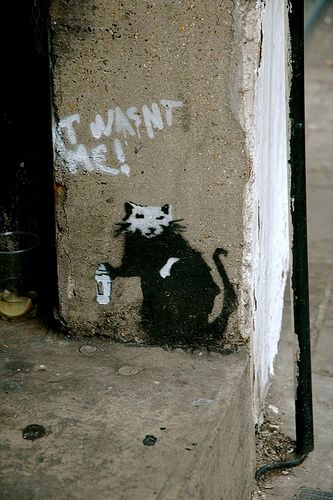 Banksy Mouse | Flickr - Photo Sharing! Banksy Rat, Mr Brainwash, Rodent Control, Street Art Banksy, Banksy Graffiti, Banksy Art, Graffiti Artwork, Big Cities, Urban Street Art