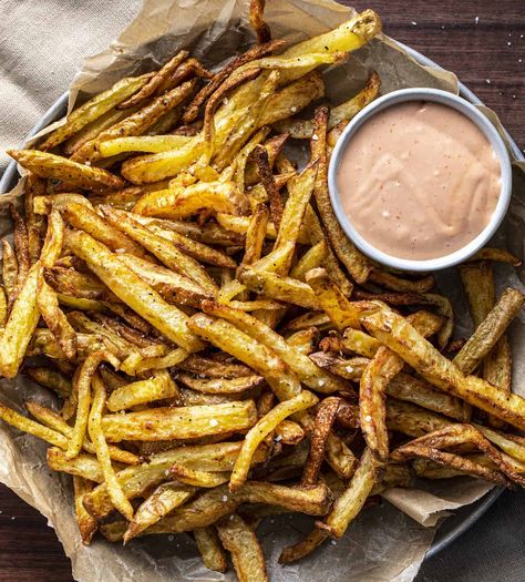 Air Fryer French Fries - I Am Homesteader Home Fries Air Fryer, Homesteader Recipes, Parmesan French Fries, Fries Air Fryer, Potatoes Dishes, Airfry Recipes, Air Fryer French Fries, Homestead Recipes, Parmesan Green Beans