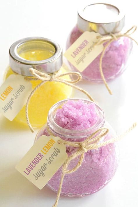 Homemade Sugar Scrub, Diy Sugar Scrub Recipe, Lemon Sugar Scrub, Lavender Sugar Scrub, Body Scrub Recipe, Scrub Corpo, Sugar Scrub Homemade, Sugar Scrub Recipe, Face Scrub Homemade