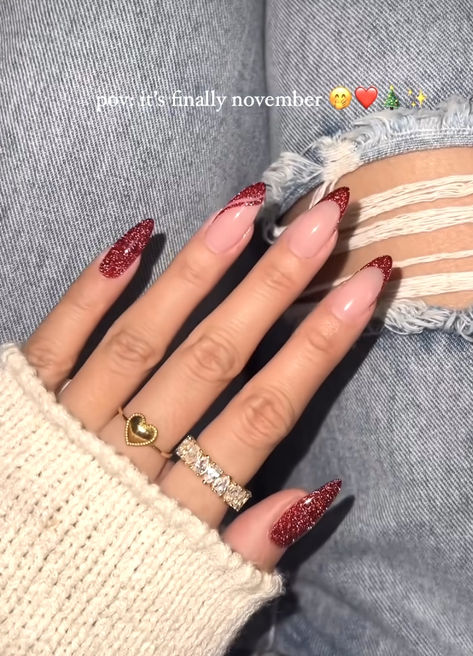 Red glitter christmas nails inspo Red Glitter Design Nails, New Years Nails Red Glitter, Red Acrylic Nails Almond Glitter, Red Nails Design Prom, Red Nail Designs Glitter, Nails Prom Red Dress, Red Nail Prom Ideas, Sparkly Red Nails Christmas, Red Ball Nails