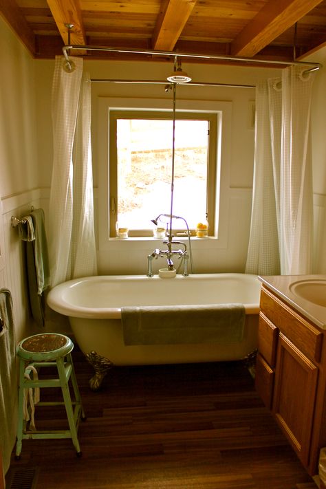 claw foot Shower Over Clawfoot Bath, Vintage Clawfoot Tub Shower Combo, Bear Claw Bathtub, Claw Tub With Shower Curtain, Claw Foot Shower Ideas, Free Standing Bath Tub With Shower Head, Claw Bathtub Shower Combo, Cottagecore Bathtub, Clawfoot Tub Aesthetic