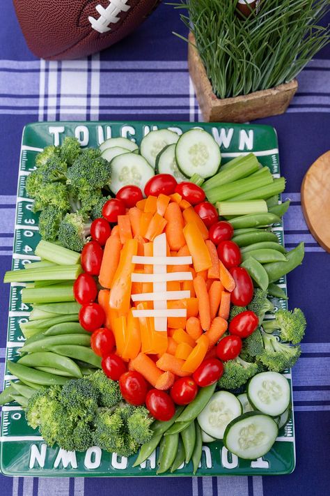 Football Veggie Tray, Football Themed Food, Baked Appetizers, Football Party Foods, Bowl Party Food, Football Snacks, Vegetable Tray, Football Birthday Party, Football Party Food