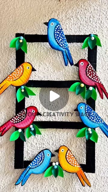 Diy Paper Birds Craft Ideas, Decoration Pieces Home Decor, Waste Material Wall Hanging, Card Board Design Ideas, Wall Art Crafts Diy, Card Board Craft, Crafts From Waste Material, Painting On Paper Ideas, Waste Out Of Best Ideas Creative