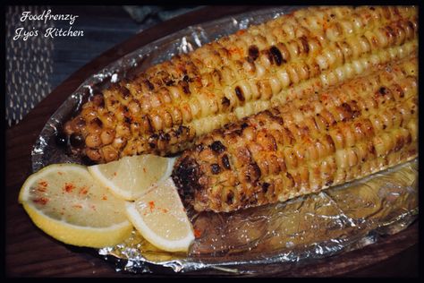 Broiled Corn On The Cob Lime Recipes, Street Vendors, Roasted Corn, Corn On The Cob, Corn On Cob, Grilled Corn, Time To Eat, Mexican Food Recipes Authentic, Rainy Season