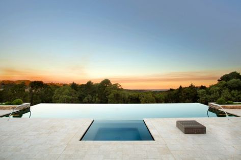 Infinity Pool Backyard, Infinity Pools, Swimming Pool House, Pool Landscape Design, Rectangular Pool, Infinity Edge Pool, Modern Pools, Backyard Pool Designs, Beautiful Pools