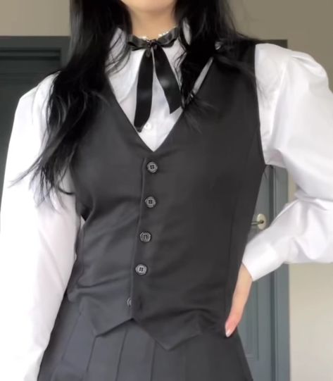 dark academia, ulzzang, korean girl, aesthetic outfits, preppy, icon, korean school girl, korean uniform. Wested Arin Outfit, Women In Suits Aesthetic, Suit Vest Outfits For Women, Wested Arin, Womens Suit Vest, Suit For Prom, Blue Skirt Outfits, Estilo Ivy League, Vest Outfits For Women