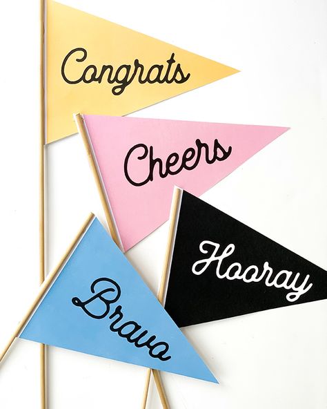 We designed these Free Printable Celebration Pennant Flags to use for any fun occassion – wiith words like Hooray, Cheers and Bravo! Pennant Banner Template, Pennant Template, Flag Diy, Valentine Sugar Cookies, Flag Template, Flag Printable, Pennant Flags, Party Flags, Pennant Banner