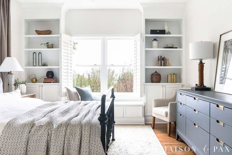 Looking for master bedroom design ideas? Don't miss these decorating ideas to make your primary bedroom feel comfortable and beautiful. Window Seat Bedroom, Bedroom Shelving, Bedroom Bookcases, Recessed Wall Niche, Bedroom Window Seat, Built In Window Seat, Window Seat Storage, Bookshelves In Bedroom, Built In Dresser