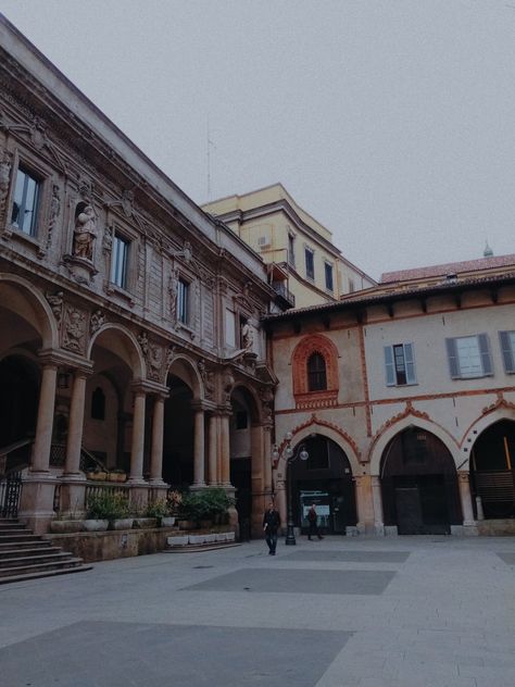 Piazza Mercanti, Milan Italy, Simple Life, Travel Dreams, Milan, Italy, Travel