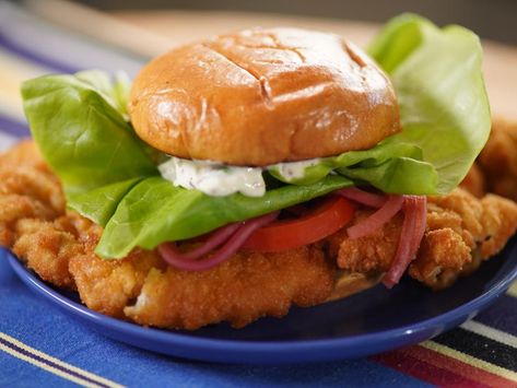 Keto Pickles, Breaded Tenderloin, Breaded Pork Tenderloin Sandwich, Tenderloin Beef, Breaded Pork Tenderloin, Tenderloin Sandwich, Recipes Sandwiches, Pork Tenderloin Sandwich, Pork Tenderloins