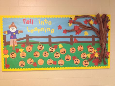 Scare Crow Bulletin Board, Pumpkin Patch Board Bulletin, Class Pumpkin Patch, Pumpkin Patch Bulletin Board Preschool, Pumpkin Patch Bulletin Board Ideas, Pumpkin Bulletin Board Ideas Preschool, Pumpkin Patch Bulletin Board, Leaves Activity, Pumpkin Bulletin Board