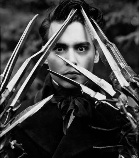 Johnny Depp - Edward Scissorhands (1990) Johnny Depp Edward Scissorhands, Edward Scissor, John Depp, Barnabas Collins, جوني ديب, Scissors Hand, Kaptan Jack Sparrow, Herb Ritts, Here's Johnny