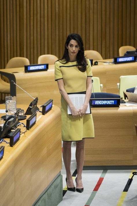 The world’s most stylish human rights attorney brings her flair in and out of the courtroom with polish. Baddie Office, Amal Clooney, Best Office, Office Outfits, A Woman, Yellow