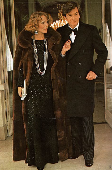 Featherstone Vintage — Christian Dior Jours de France - October 1974 Patti Hansen, Fashion 1970s, Fashion 70s, Lauren Hutton, Vintage Fur, 1970s Fashion, Elegantes Outfit, Fur Coats, Fur Fashion