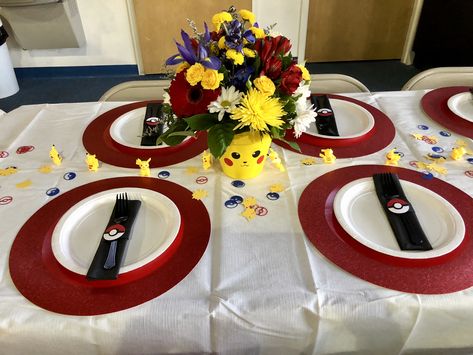 Pokémon centerpiece Pokemon Bridal Shower Ideas, Pokemon Wedding Decorations, Pokemon Wedding Centerpieces, Pokemon Wedding Theme, Mochi Wedding, Disney Centerpieces Wedding, Pokemon Wedding Ideas, Pokemon Centerpieces, Naruto Wedding