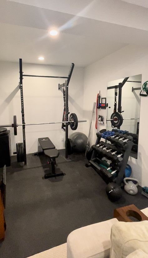 Home Gym Ideas Small Garage, Small Space Home Gym, Home Gym Small, Ruang Gym, Gym Bedroom, Gym Layout, Home Gym Ideas Small, Garage Gyms, Home Gym Basement