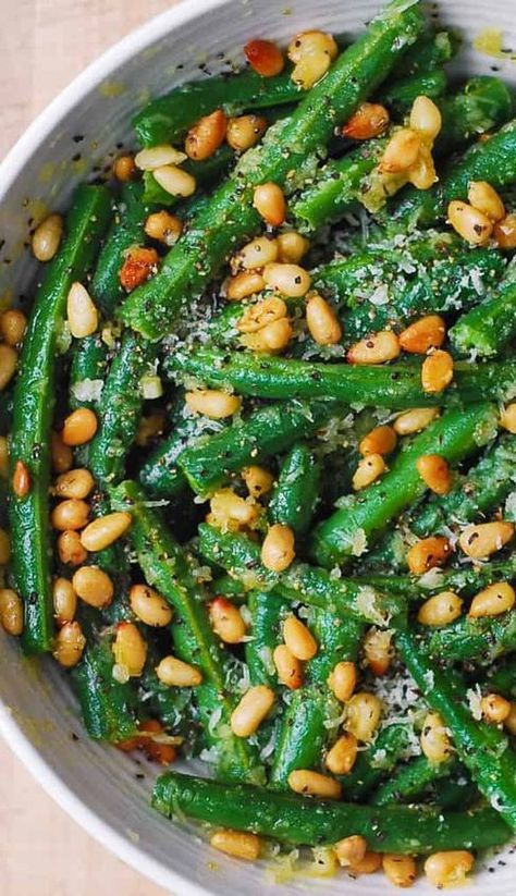 Green Beans with Pine Nuts in a white bowl Green Beans With Lemon, Thanksgiving Green Beans, Thanksgiving Vegetables Side Dishes, Pine Nuts Salad, Healthy Green Beans, Thanksgiving Side Dishes Healthy, Green Beans Side Dish, Easy Green Beans, Autumn Side Dishes