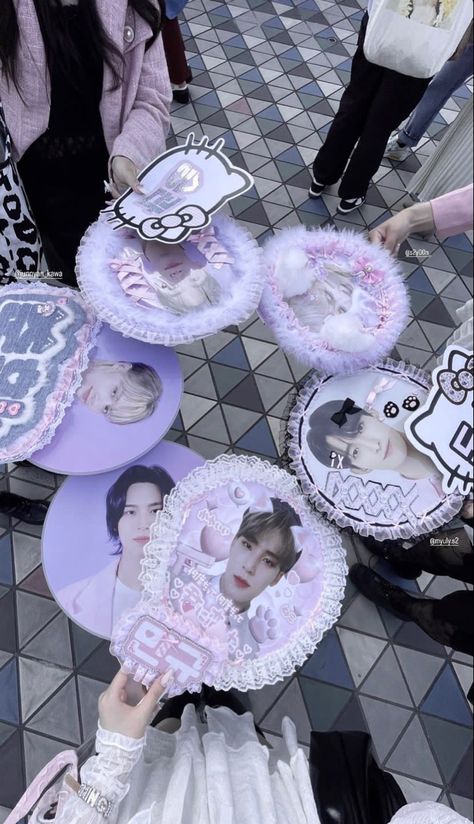 K-pop Picket, Diy Kpop Picket, Kpop Picket Deco, Kpop Picket, Carat Aesthetic, Lee Dokyeom, Svt Mingyu, Concert Signs, Kpop Lightstick