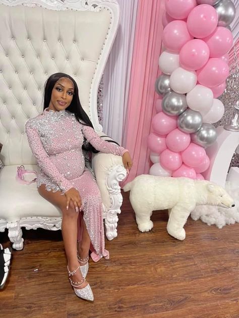 Baby Shower Outfits For Mom Black Woman, Baby Shower Black Women, Baby Shower Dresses Black Women, Pink Baby Shower Dress, Gender Reveal Dress, Baby Shower Pictures, Cute Pregnancy Pictures, Classy Baby Shower, Baby Shower Dress