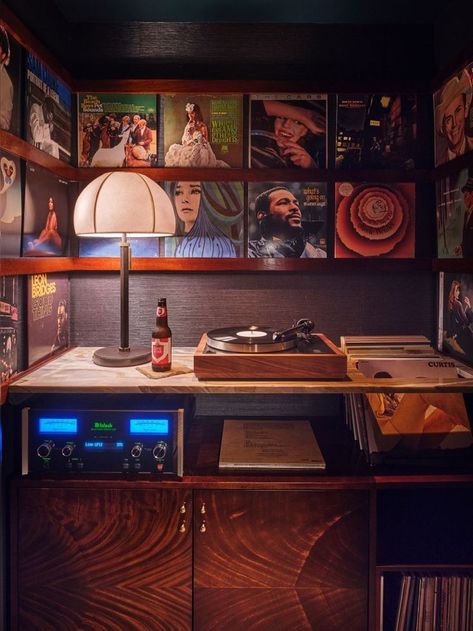 Vinyl Record Room, Hifi Room, Kips Bay Showhouse, Music Room Design, Disco Bar, Dj Room, Home Music Rooms, Music Corner, Vinyl Room