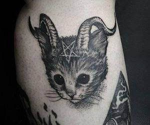 Photo Cat With Horns, Gotik Tattoo, Satanic Tattoos, Kitten Tattoo, Kitty Tattoos, Tier Tattoo, Petit Tattoo, Evil Cat, Kunst Tattoos