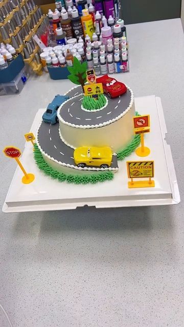 1 Shape Cake, Digger Cake, Buttercream Cookies, Desserts Party, Happy Birthday Cake Photo, Cars Birthday Cake, Cars Cake, Unique Birthday Cakes, Hot Wheels Birthday