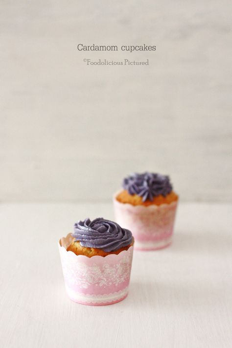 Cardamom Cupcakes, Gourmet Cupcake Recipes, Cupcake Receptek, Cupcake Board, Cupcake Inspiration, Baking Journal, Canned Frosting, Eat Cupcakes, Tiny Cakes