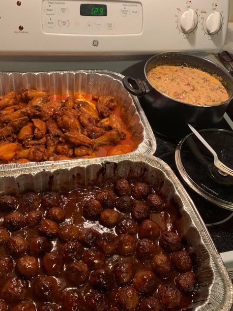 Black Cookout Aesthetic, Baby Shower Food Black People, Food Black People, Black People Food, Cooking Recipes For Dinner, Soul Food Dinner, Food Babe, Food Therapy, Yummy Comfort Food