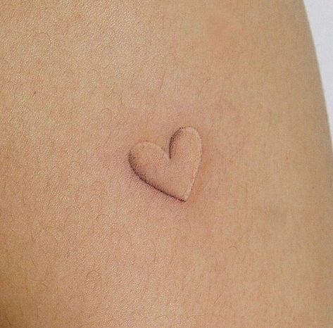 Dainty Tattoos For Women, Cloud Tattoo Sleeve, Small Heart Tattoo, Realistic Butterfly Tattoo, Small Symbol Tattoos, Tattoo Sleeve Filler, Amazing 3d Tattoos, Small Heart Tattoos, Herz Tattoo