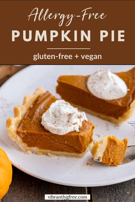 A quick and easy gluten-free and vegan pumpkin pie that tastes better than the original! Only 8 ingredients and 45 minutes to make. Vegan Pumpkin Pie Filling, Gluten Free Pumpkin Pie Recipe, Holiday Pies Recipes, Vegan Pumpkin Pie Recipe, Pumpkin Pie Ingredients, Dessert Holiday, Best Pumpkin Pie Recipe, Pumpkin Filling, Gluten Free Pumpkin Pie