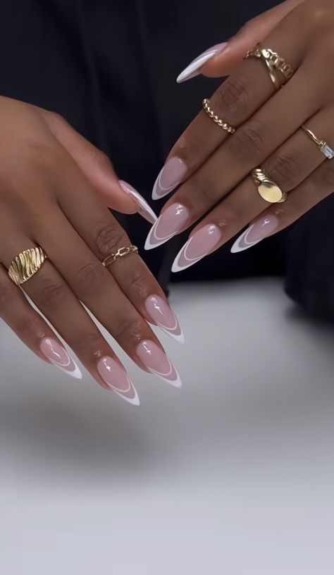 French On Almond Shape Nails, Almond Nails Designs Black Women, Almond Long Nails Design, Photoshoot Nails Ideas, Oval Nail Designs Ideas, Short Nail Designs Almond, Almond Nails Designs Simple, Almond Baddie Nails, Baddie Nails Almond