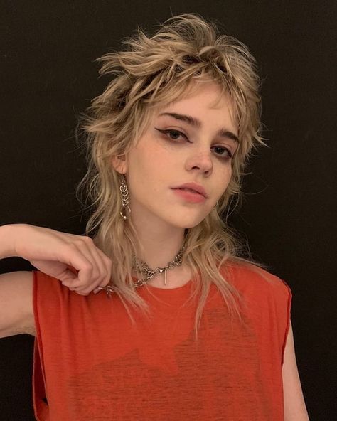 Sophie Thatcher, Choppy Haircuts, Mullet Haircut, Edgy Haircuts, Punk Hair, Mullet Hairstyle, Cut My Hair, Grunge Hair, Aesthetic Hair