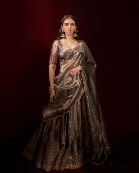 Amrapali Jewels, Aditi Rao Hydari, Wrist Stack, Indian Wedding Gowns, Aditi Rao, Simple Lehenga, Trendy Outfits Indian, Indian Sari Dress, Indian Look