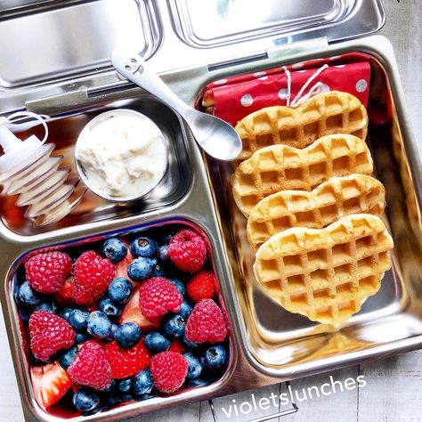 @violetslunches on Instagram: “4.2.19 First time sending waffles for lunch. Link for the cutest waffle maker is in my bio, under “small appliances.” . . . #planetbox…” Lunch Waffles, Kids Lunch Box Meals, Healthy Lunches For Kids, Healthy Toddler Meals, Fun Lunch, Lunch Box Recipes, Waffle Maker, Kids Lunchbox, Strawberry Cheesecake