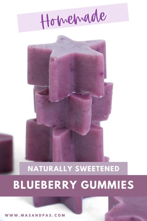 Delicious and healthy homemade blueberry gummy sweet treats that are naturally sweetened and even dairy free. Your kids will love these as a homemade candy treat, kid approved from toddlers to teenagers! #fruitchews #gummies #candyrecipes #fruitgummies #kidfriendlyrecipes Blueberry Gummies, Dye Free Candy, Gummy Snacks, Healthy Gummies, Homemade Gummies, Gummy Sweets, Cakes Easy, Gummies Recipe, Box Recipes