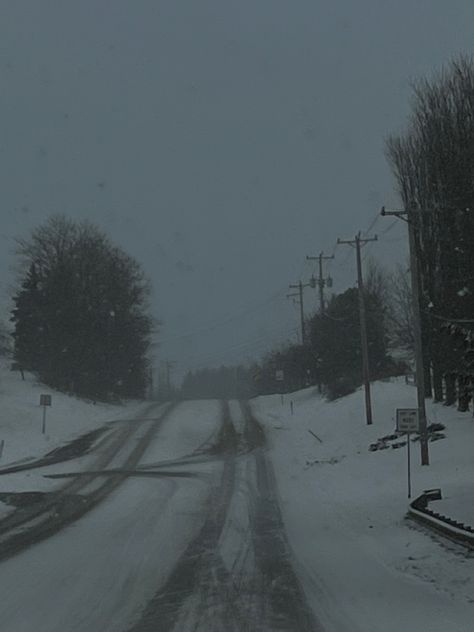 winter blizzard aesthetic Snowy Car Aesthetic, Midwest Gothic Winter, Grey Hour Aesthetic Winter, November Snow Aesthetic, Winter Gloomy Aesthetic, Snowless Winter Aesthetic, Gloomy Snow Aesthetic, Gothic Snow Aesthetic, Heavy Snow Aesthetic