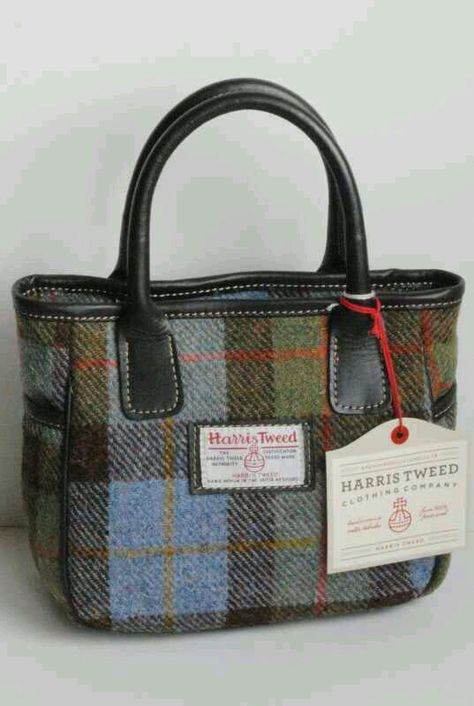 Harris Tweed Harris Tweed Bag, Tweed Purse, Tweed Handbag, Tweed Bag, Account Closed, Harris Tweed, Diy Sewing Projects, Fabric Bags, Tartan Plaid