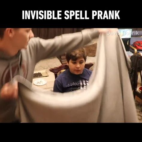 Invisible Danger Prank, Invisible Prank, Pranks To Pull, Wallpaper Iphone Cute, Wallpaper Iphone, Turn Ons, Iphone, The World, Funny