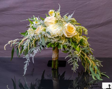 Crescent shaped Bridal Bouquet with a hand tied look. #AbloomLtd #Roses Freeform Bridal Bouquet, Crescent Bouquet, Bouquet Structure, Farmer Florist, Yellow Bridal Bouquets, Hand Tied Bridal Bouquet, Dried Flowers Diy, Flower Wedding Bouquet, Amazing Plants