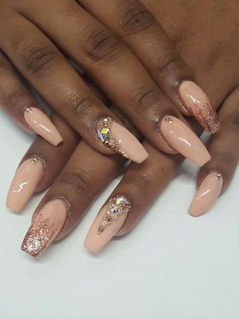 Matron Of Honor Nails, Rose Gold Nails Coffin, Beige And Gold Nails, Gold And Nude Nails, Nude And Rose Gold Nails, Wedding Nails Bride, Black And Nude Nails, Prom 23, Rose Gold Nail Art