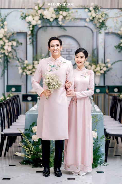 Bridesmaid Ao Dai, Sakura Wedding, Outdoor Wedding Backdrops, Vietnamese Wedding, Wedding Portrait Poses, Classy Wedding, Wedding Idea, Happy Wedding, Classy And Fabulous