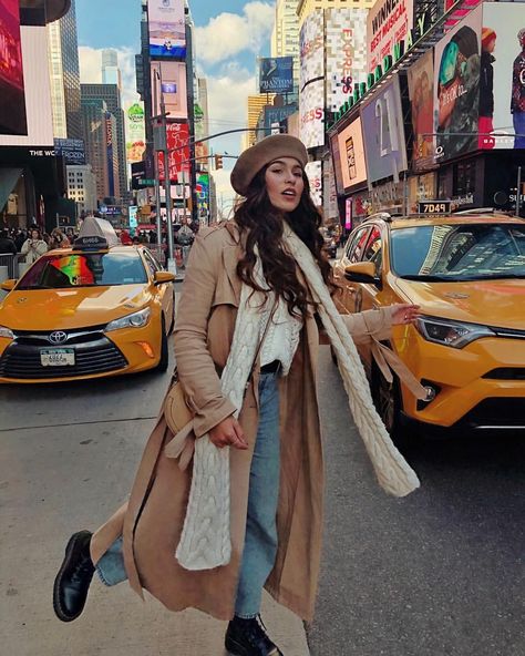 7949e456002b28988d38185bd30e77fddesc34847675ri Photographie New York, Beret Outfit, York Outfits, Nyc Pics, Nyc Winter Outfits, New York City Pictures, Nyc Photoshoot, Foto Inspo, Outfits New York