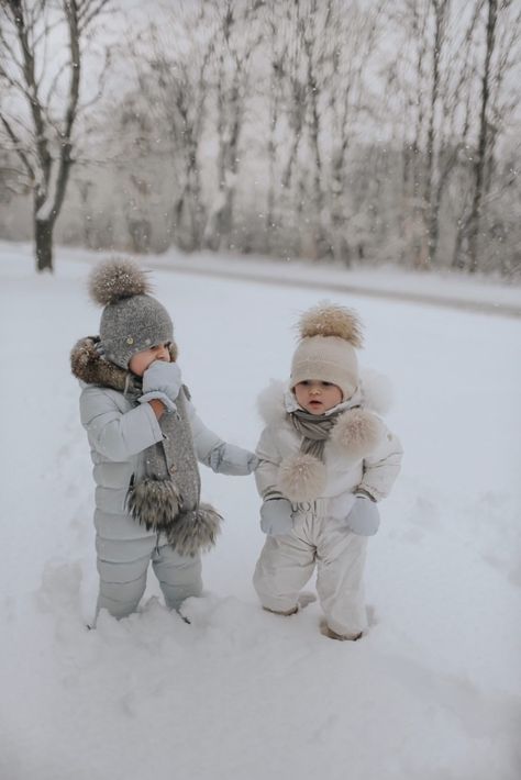 Grey Cashmere Pom Hat - Petit Maison Kids Kids Winter Outfits, Baby Play Activities, Baby In Snow, Kids Winter Fashion, Toddler Wearing, Winter Outfits Warm, Winter Baby Clothes, Aviator Hat, Snow Outfit