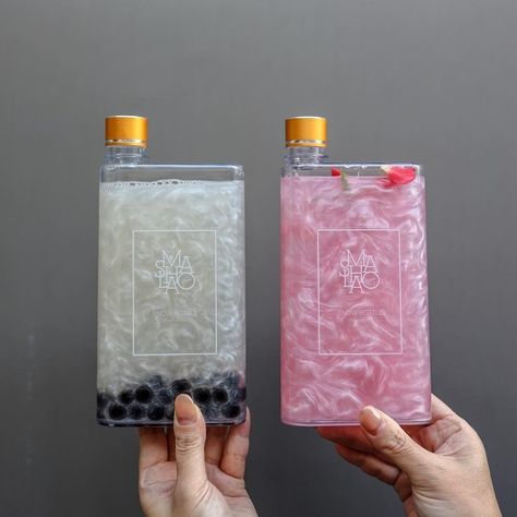 Bubble Tea Bottle Design, Boba Ideas, Herbarium Bottle, Drink Branding, Boba Bar, Bubble Tea Flavors, Bubble Tea Shop, Bubble Tea Boba, Boba Drink