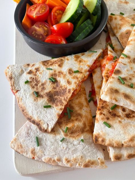 Quick Lunch Ideas For Kids, Tomato Quesadilla, Tomato Risotto Recipes, Chicken Sausage Rolls, Quick Lunch Ideas, Easy Lunch Idea, Lunch Ideas For Kids, Chicken Ham, Cheese Tomato