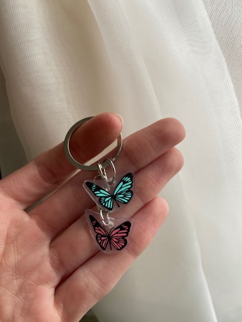 Shrinking Plastic Ideas, Shrink Art Keychain, Shrink Plastic Keychain Ideas, Plastic Shrink Keychain, Shrinking Paper Ideas, Shrink Plastic Ideas Diy, Shrink Film Ideas, Shrinky Dink Keychain Ideas, Shrink Dink Keychain