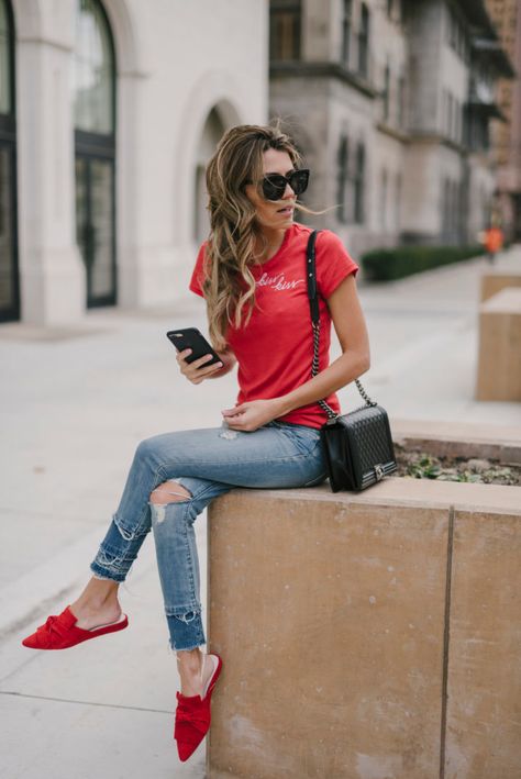 Shirt Outfits Women Casual, Red Tshirt Outfit, Red Shirt Outfit, Shirt Outfits Women, Valentines Day Outfits Casual, Red Shirt Outfits, Outfits Women Casual, Cute Valentines Day Outfits, Shirt Outfits